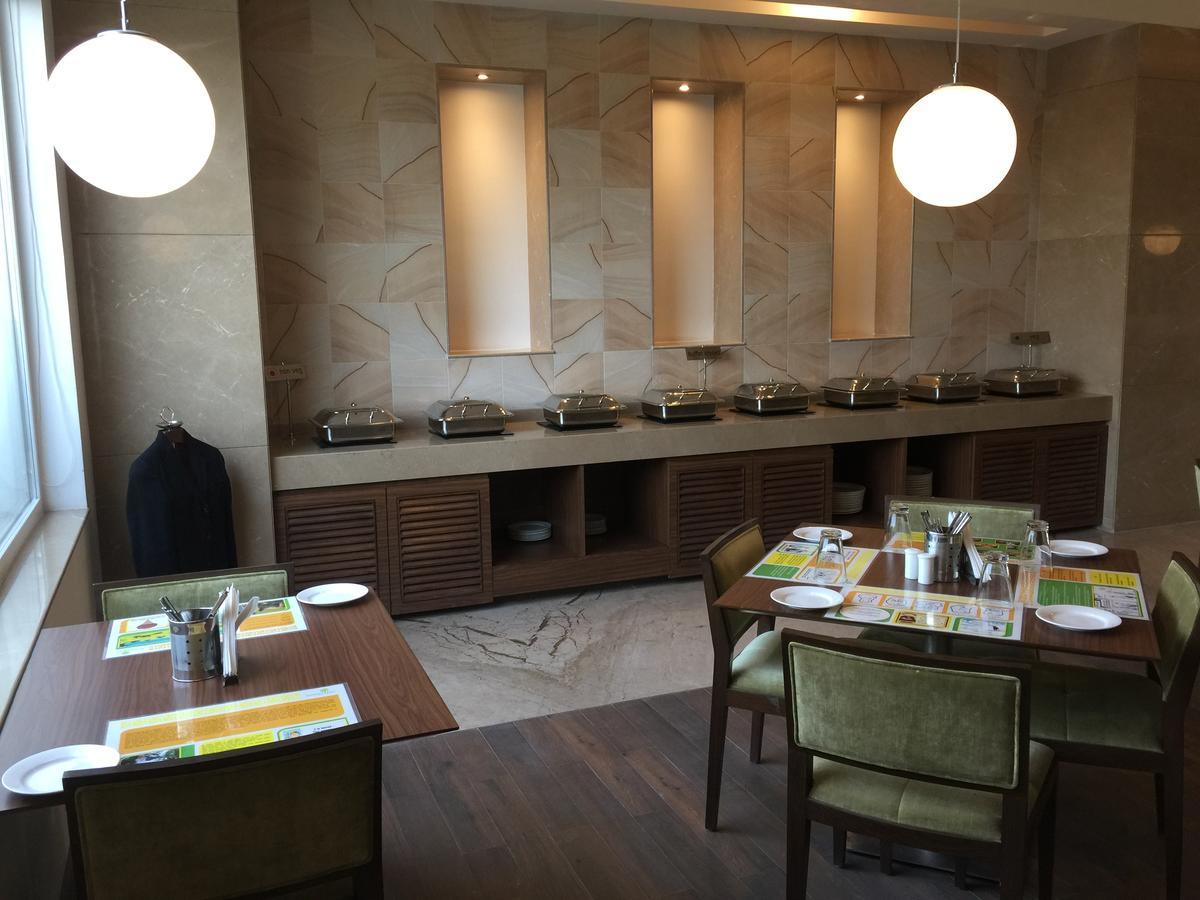 Lemon Tree Hotel, Sector 60, Gurugram Gurgáon Exteriér fotografie